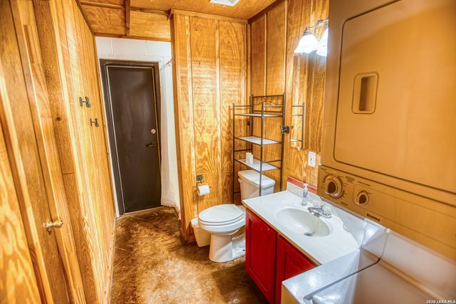 1047 County Road 350, Concan, TX 78838