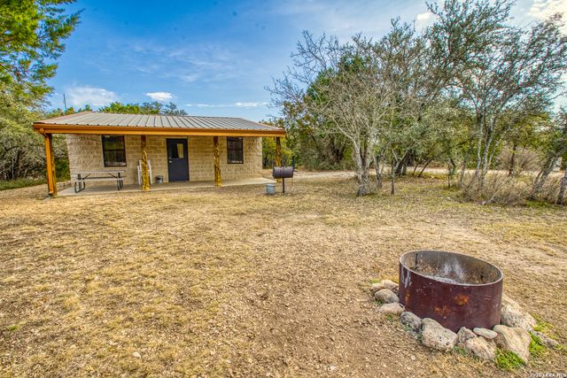 1047 County Road 350, Concan, TX 78838