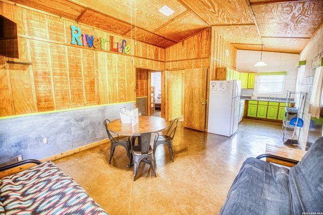 1047 County Road 350, Concan, TX 78838