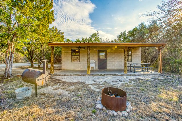 1047 County Road 350, Concan, TX 78838