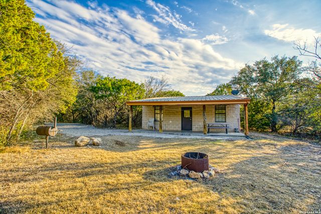 1047 County Road 350, Concan, TX 78838