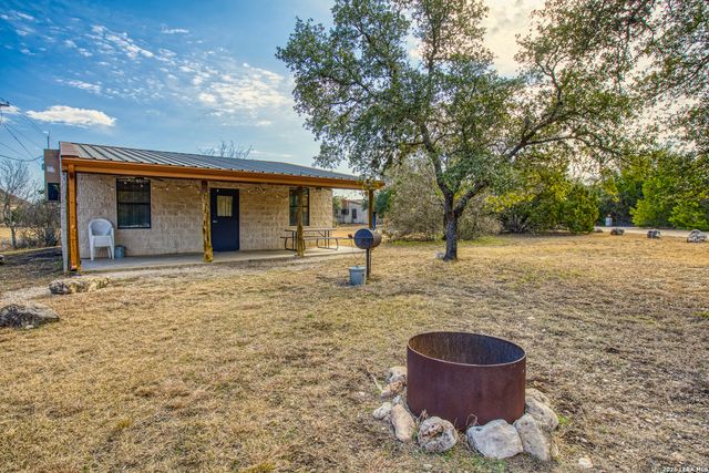 1047 County Road 350, Concan, TX 78838