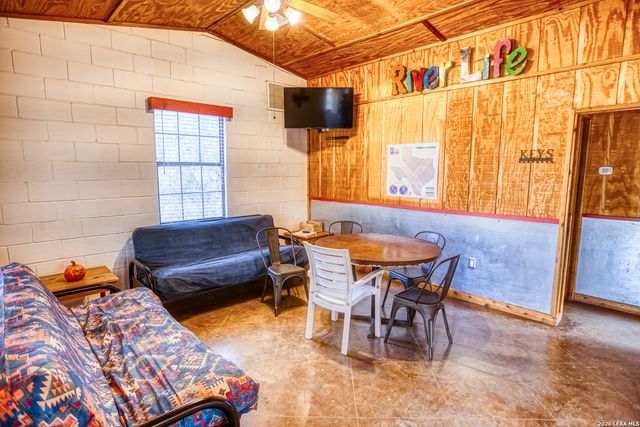 1047 County Road 350, Concan, TX 78838