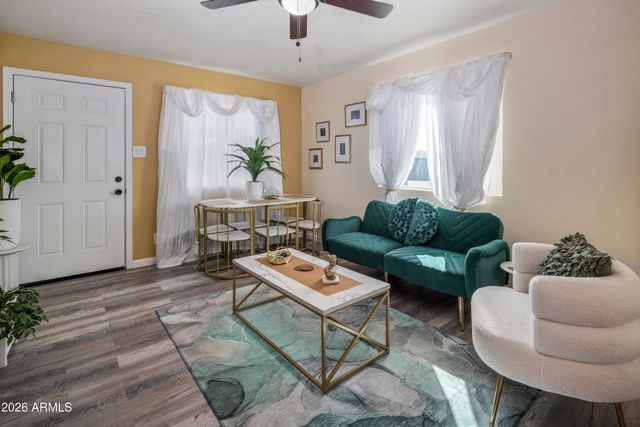 1809 N 42ND Street, Phoenix, AZ 85008