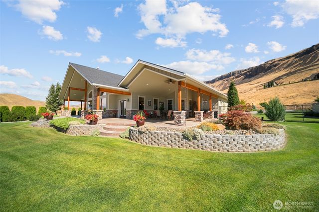44 Sageland Road, East Wenatchee, WA 98802