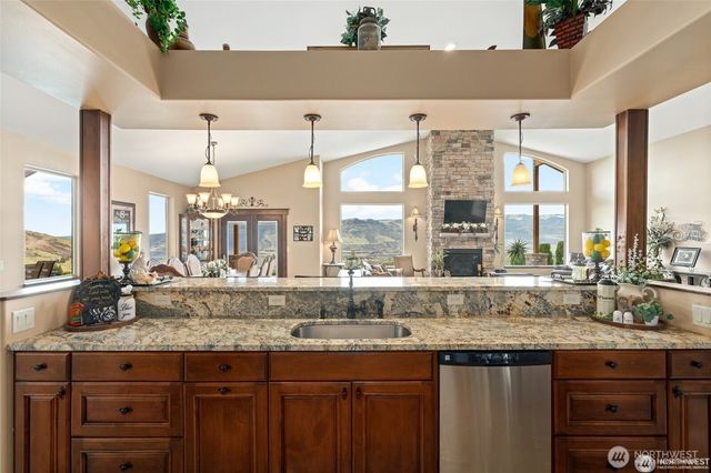 44 Sageland Road, East Wenatchee, WA 98802