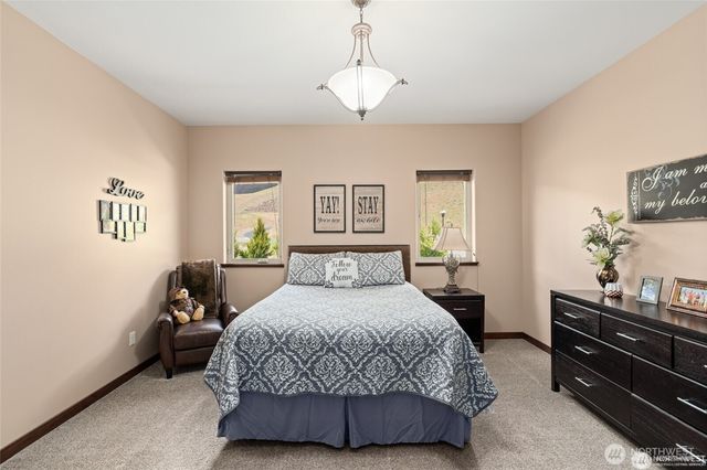 44 Sageland Road, East Wenatchee, WA 98802