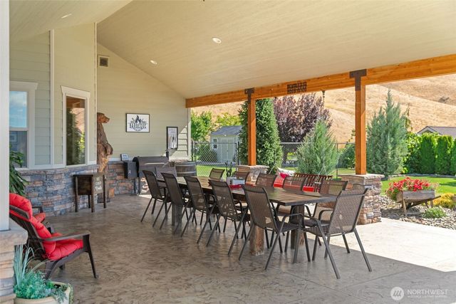 44 Sageland Road, East Wenatchee, WA 98802