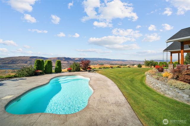 44 Sageland Road, East Wenatchee, WA 98802