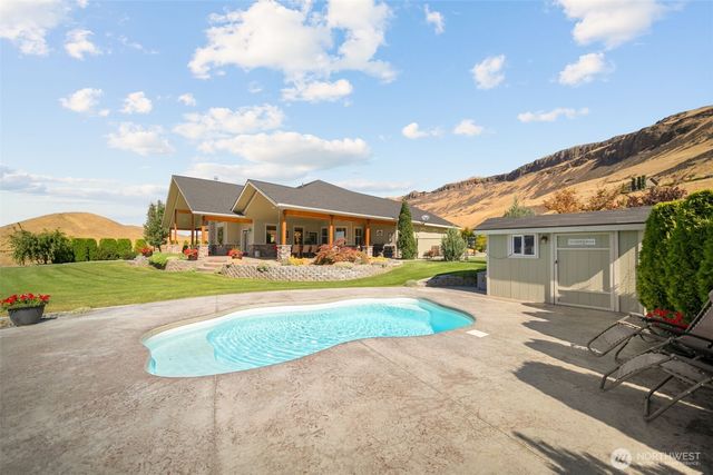 44 Sageland Road, East Wenatchee, WA 98802