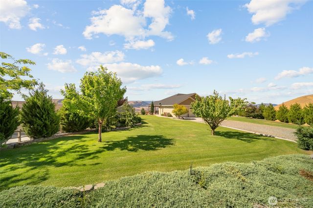 44 Sageland Road, East Wenatchee, WA 98802