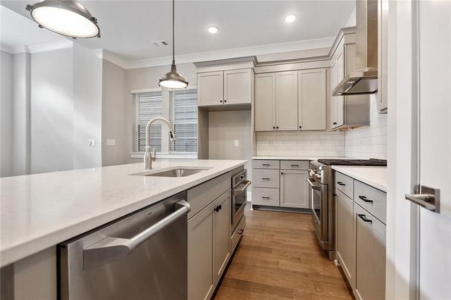 582 Broadview Place NE, Atlanta, GA 30324