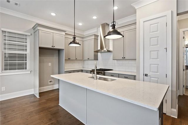 582 Broadview Place NE, Atlanta, GA 30324