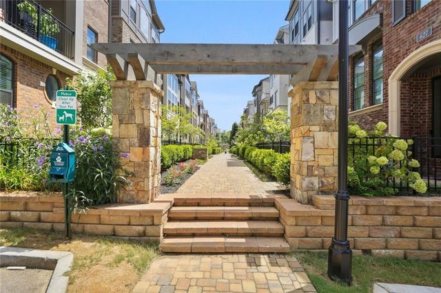 582 Broadview Place NE, Atlanta, GA 30324