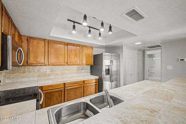 4730 W NORTHERN Avenue 1104, Glendale, AZ 85301