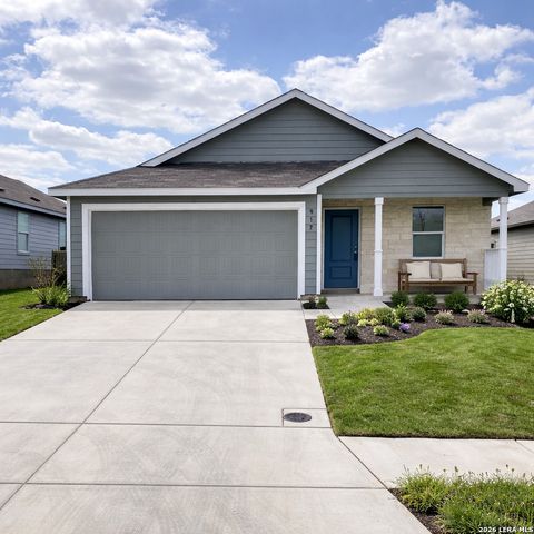 917 Riviera, Seguin, TX 78155