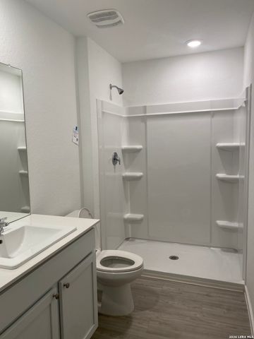 917 Riviera, Seguin, TX 78155