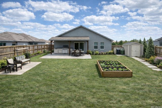 917 Riviera, Seguin, TX 78155