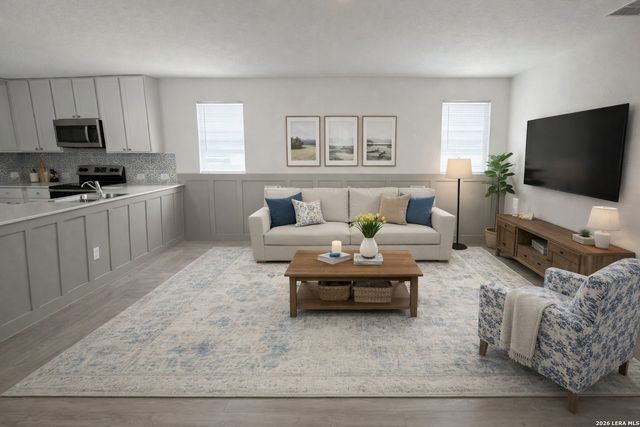 917 Riviera, Seguin, TX 78155