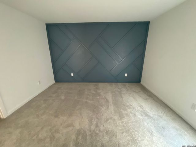 917 Riviera, Seguin, TX 78155