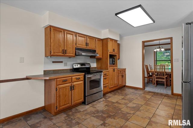2525 LINDBERGH Boulevard, Springfield, IL 62704