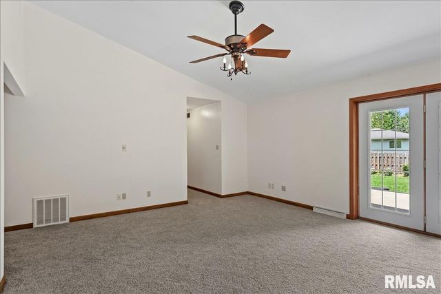 2525 LINDBERGH Boulevard, Springfield, IL 62704