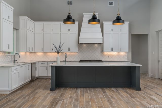 24403 Tres Arroyos, San Antonio, TX 78255