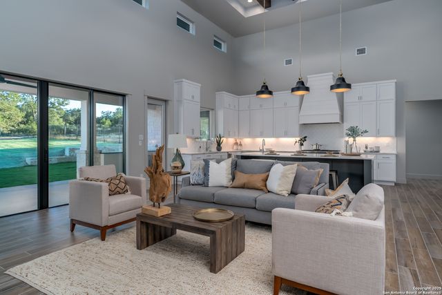 24403 Tres Arroyos, San Antonio, TX 78255