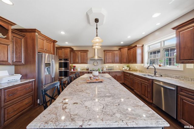 406 COTTINGHAM Lane, Germantown Hills, IL 61548