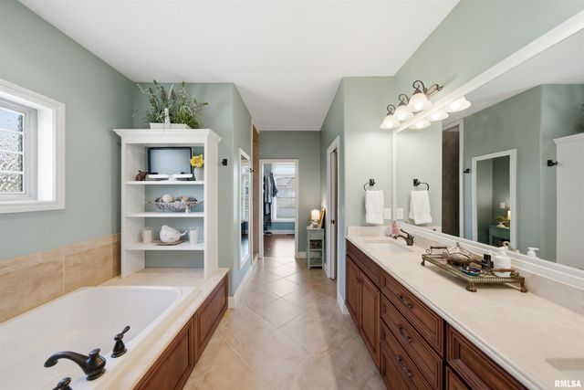 406 COTTINGHAM Lane, Germantown Hills, IL 61548