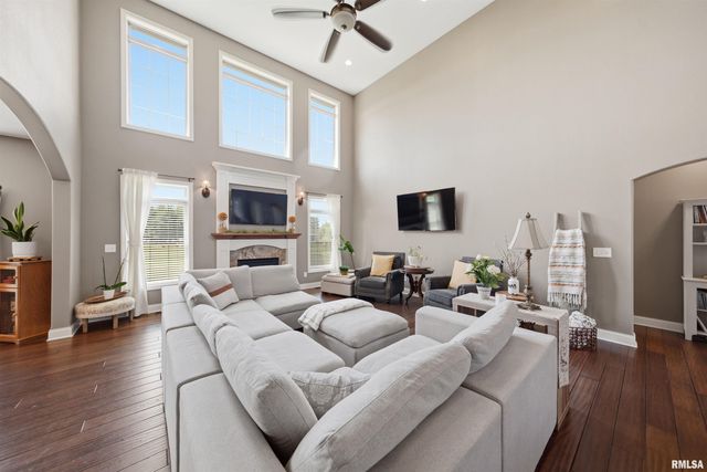 406 COTTINGHAM Lane, Germantown Hills, IL 61548