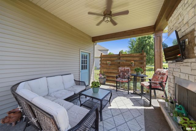 406 COTTINGHAM Lane, Germantown Hills, IL 61548