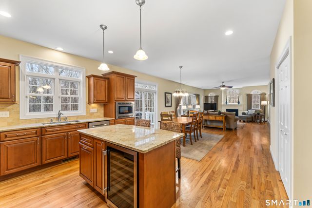 24 Andrew Place, Southbury, CT 06488