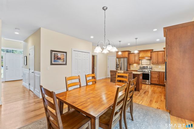 24 Andrew Place, Southbury, CT 06488