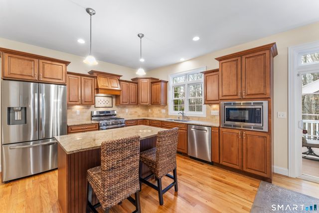 24 Andrew Place, Southbury, CT 06488