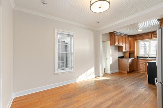 2707 Hickman Road, Des Moines, IA 50310