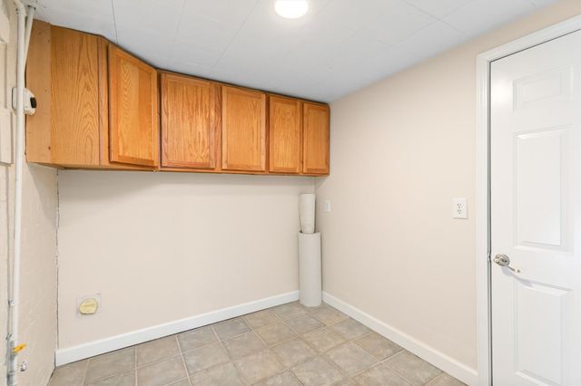 2707 Hickman Road, Des Moines, IA 50310