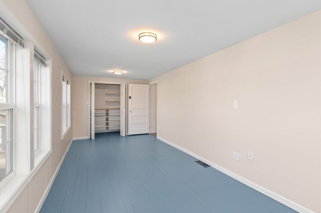 2707 Hickman Road, Des Moines, IA 50310