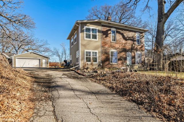 2707 Hickman Road, Des Moines, IA 50310