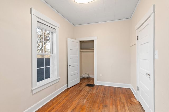 2707 Hickman Road, Des Moines, IA 50310