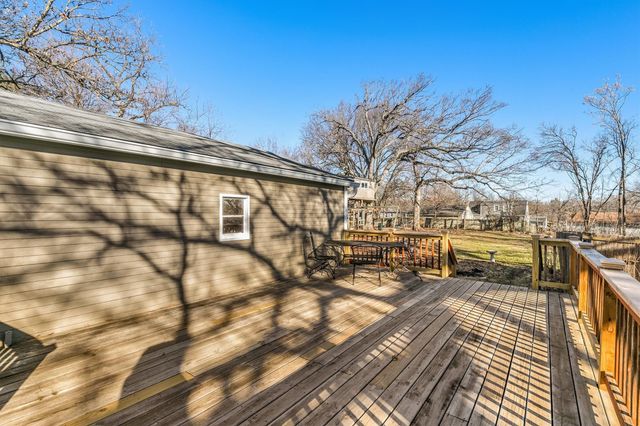 2707 Hickman Road, Des Moines, IA 50310