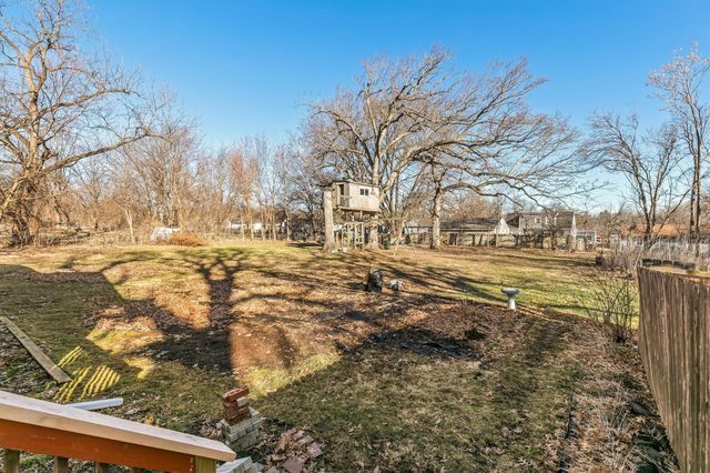 2707 Hickman Road, Des Moines, IA 50310