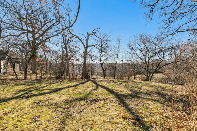 2707 Hickman Road, Des Moines, IA 50310