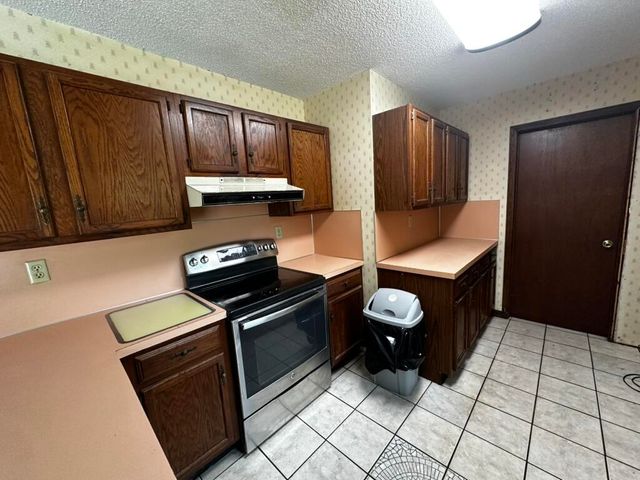 310 Springwood Circle, Crestview, FL 32536