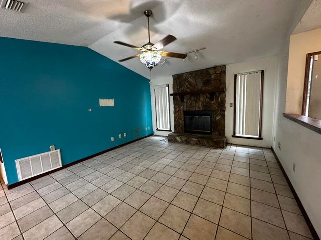 310 Springwood Circle, Crestview, FL 32536