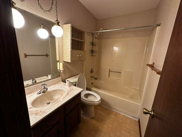310 Springwood Circle, Crestview, FL 32536