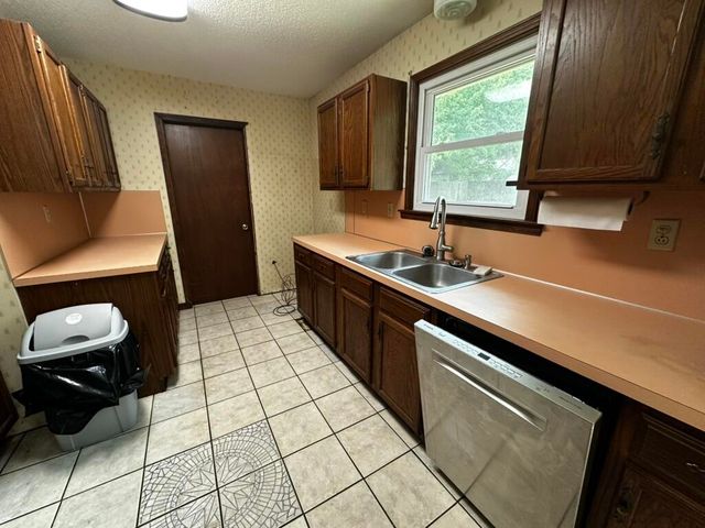 310 Springwood Circle, Crestview, FL 32536