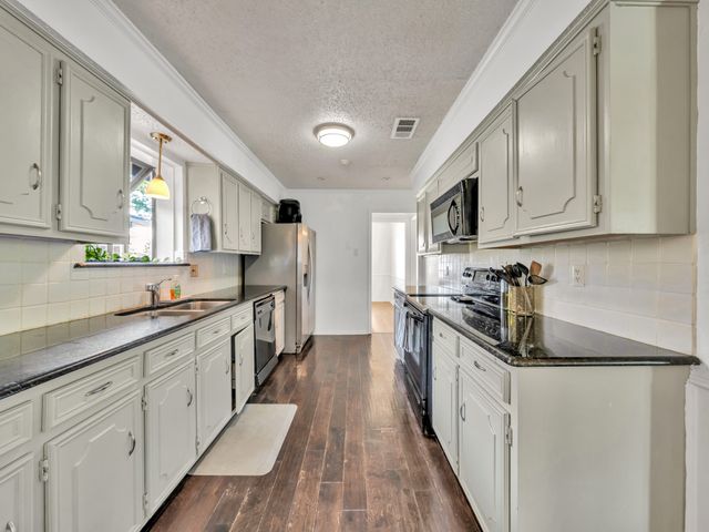 2500 Stonemoss Drive, Plano, TX 75075