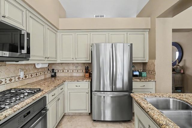 9370 Carrolton Pl, Elk Grove, CA 95624