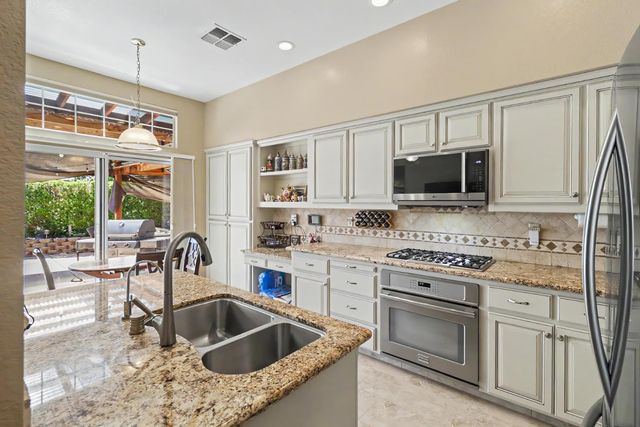 9370 Carrolton Pl, Elk Grove, CA 95624